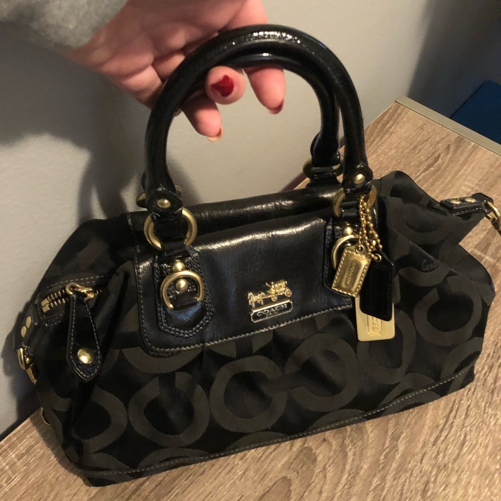 Coach Signature Ashley Sabrina in black